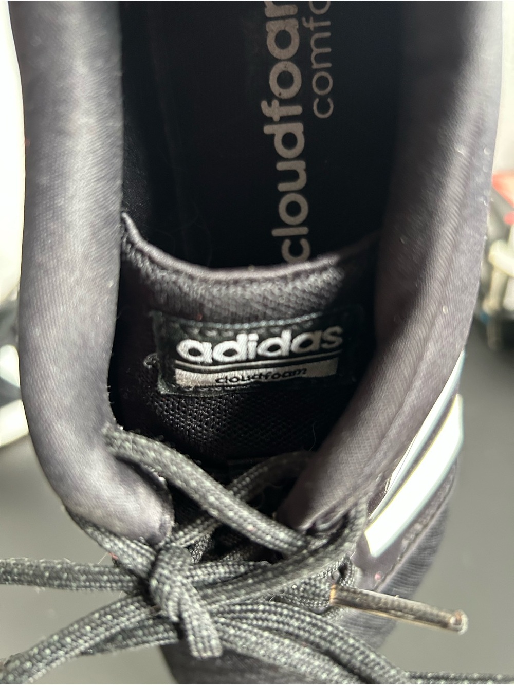 Adidas Women’s Size 6 1/2 Black and White Gym/Casual Cloudfoam Sneakers - Picture 6 of 6